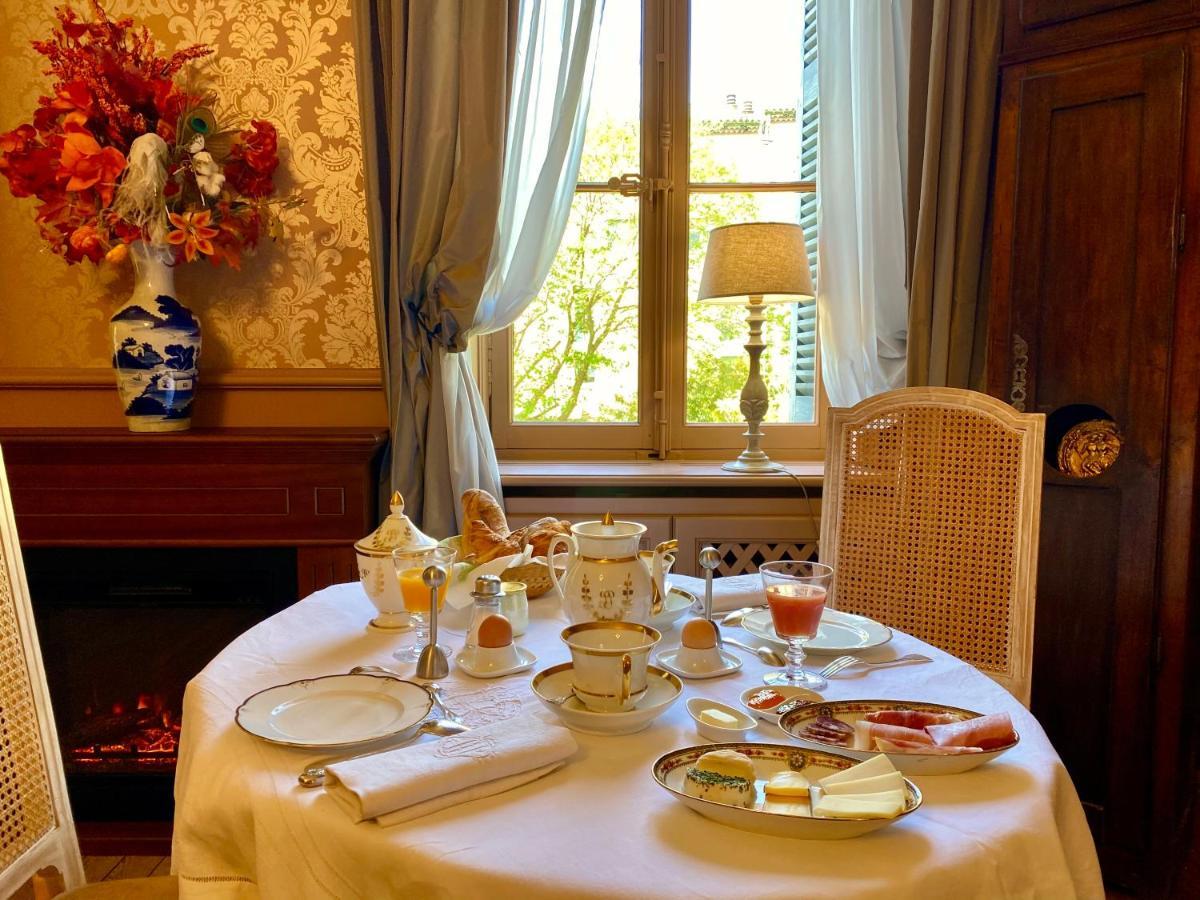 Demeure Saint Louis Historic Manor, City 700M, Parking,A C,Clim,Wifi, Heated Pool, City View Carcassonne