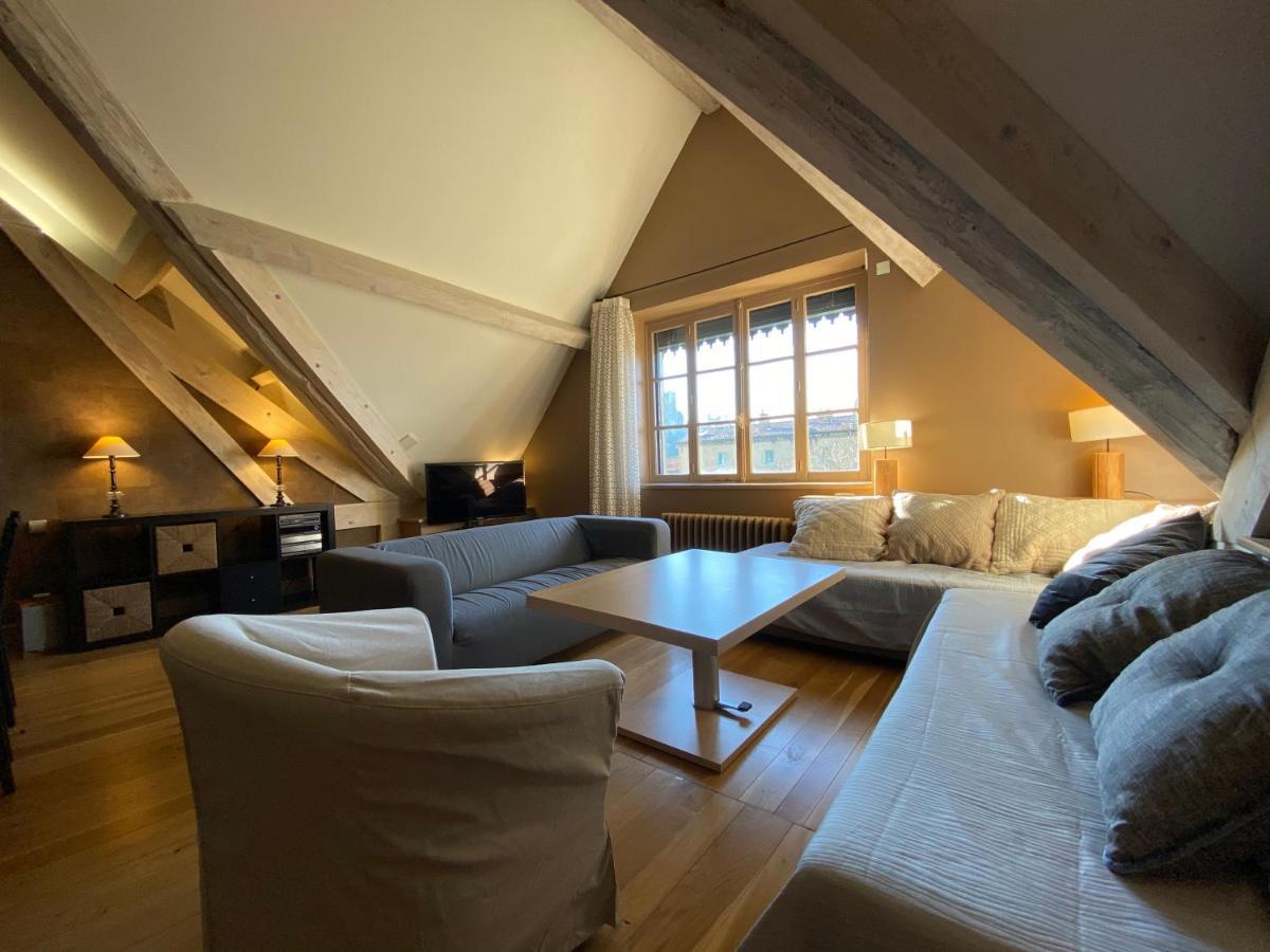 Demeure Saint Louis Historic Manor, City 700M, Parking,A C,Clim,Wifi, Heated Pool, City View Bed & Breakfast