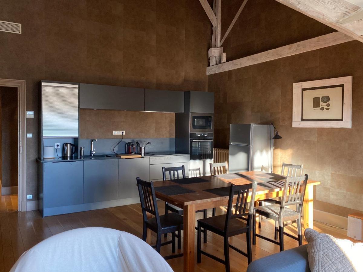 Demeure Saint Louis Historic Manor, City 700M, Parking,A C,Clim,Wifi, Heated Pool, City View Bed & Breakfast