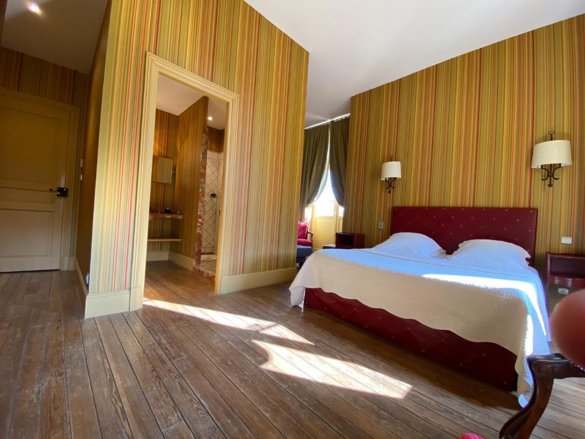 Demeure Saint Louis Historic Manor, City 700M, Parking,A C,Clim,Wifi, Heated Pool, City View