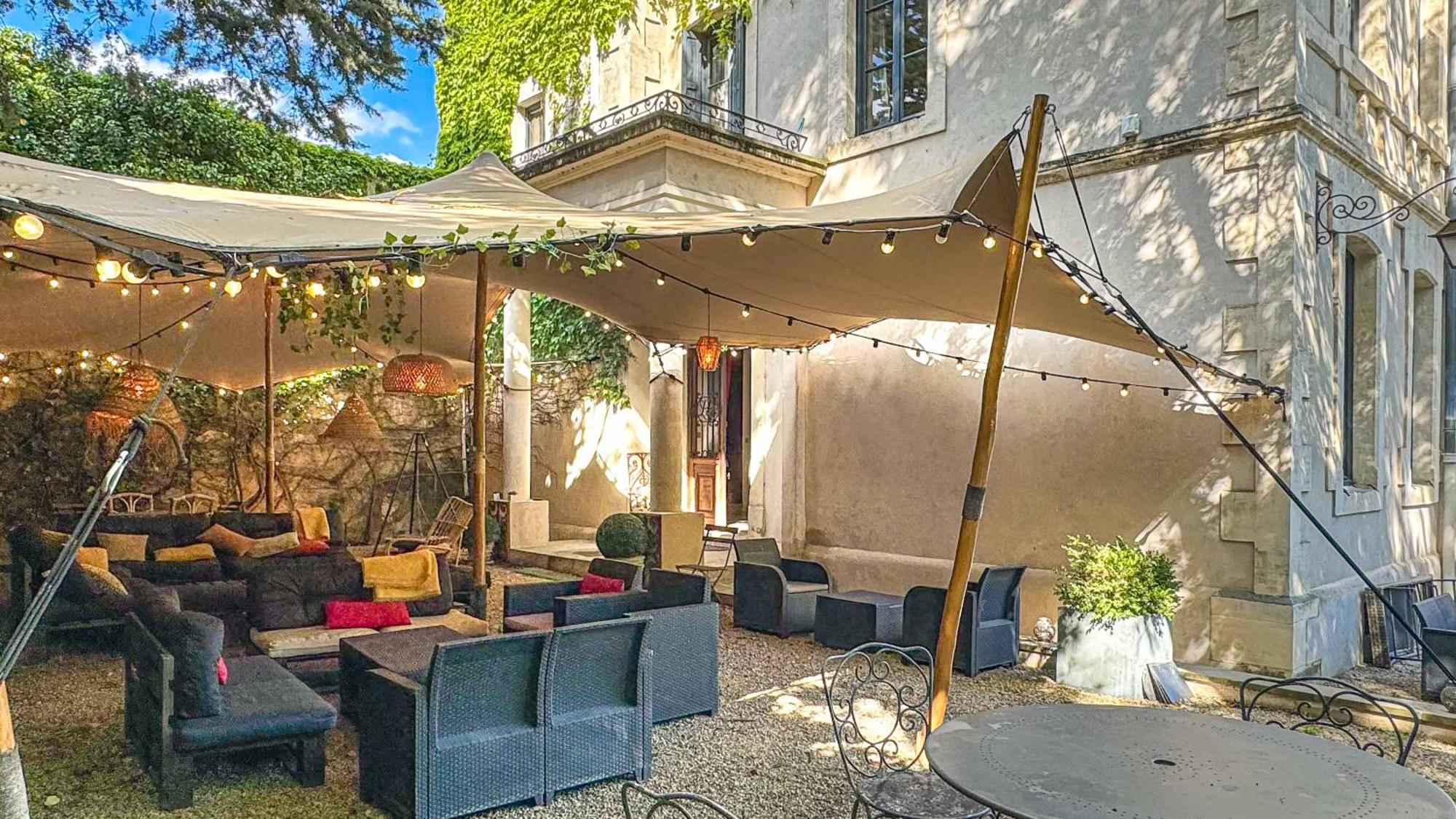 Bed & Breakfast Demeure Saint Louis Historic Manor, City 700M, Parking,A C,Clim,Wifi, Heated Pool, City View 4*