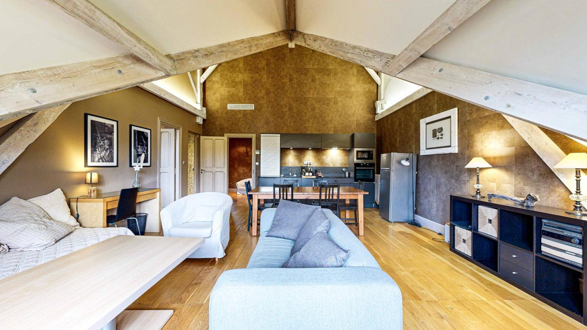 Bed & Breakfast Demeure Saint Louis Historic Manor, City 700M, Parking,A C,Clim,Wifi, Heated Pool, City View Carcassonne