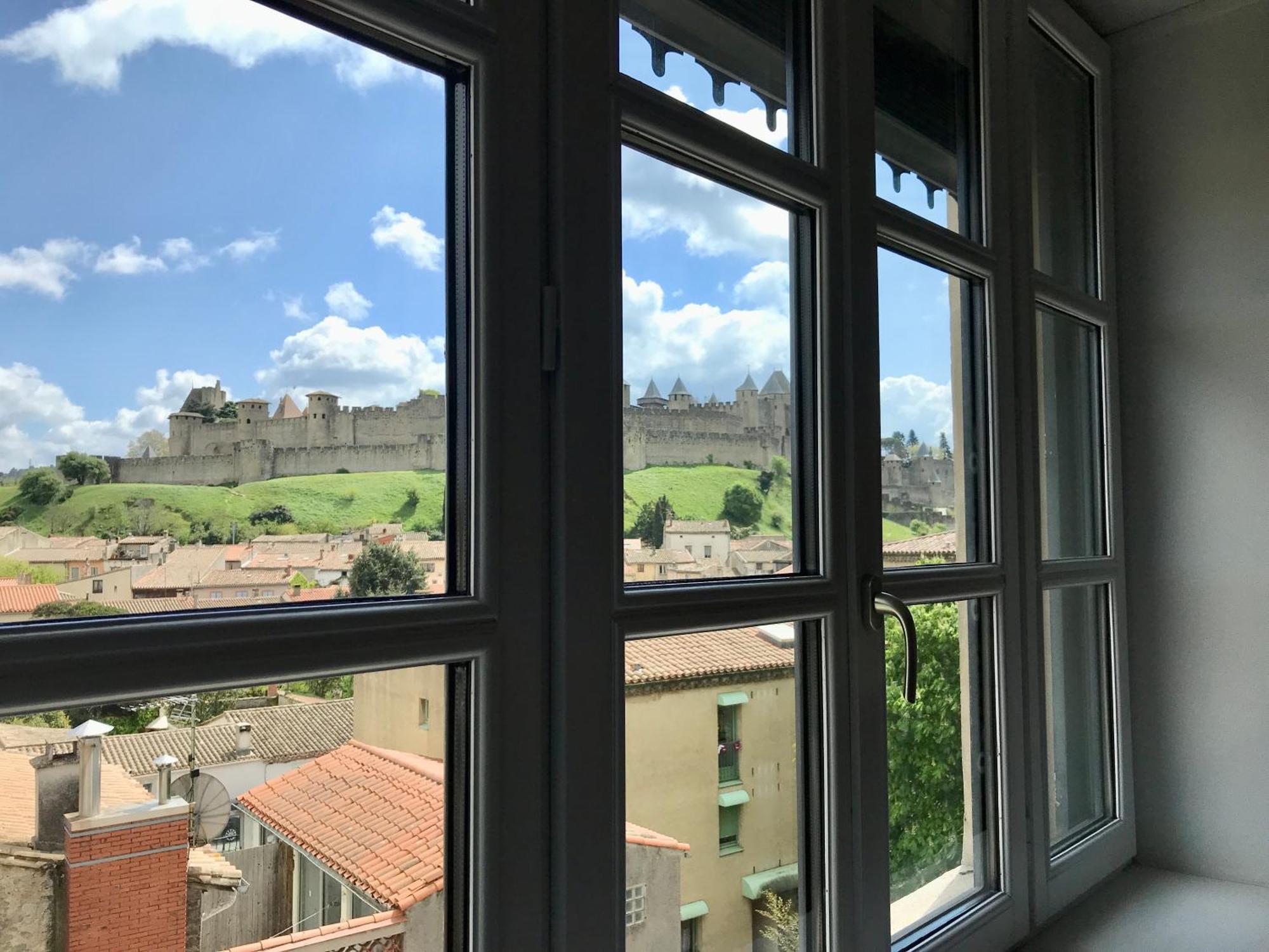 Demeure Saint Louis Historic Manor, City 700M, Parking,A C,Clim,Wifi, Heated Pool, City View Bed & Breakfast Carcassonne